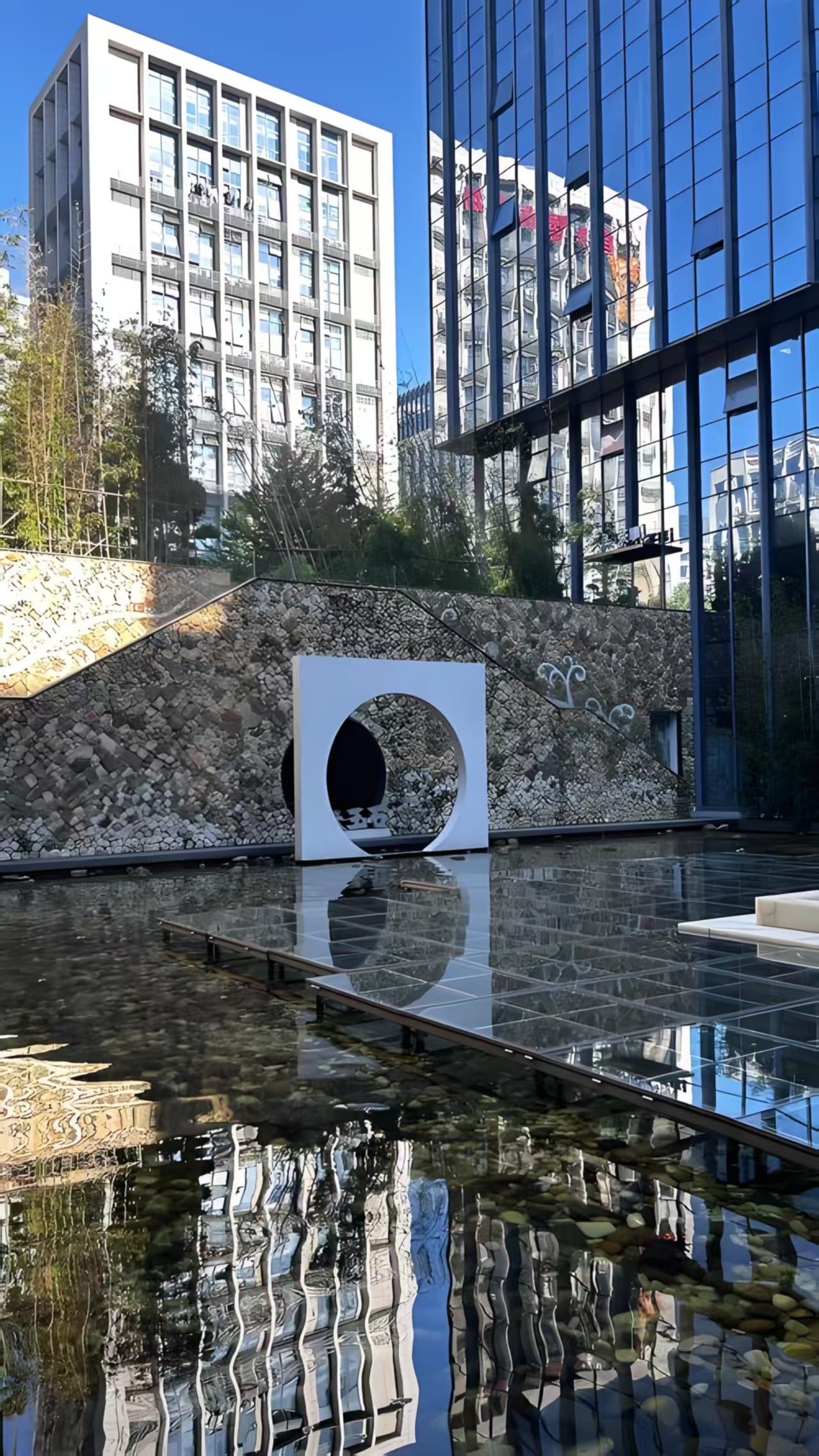 glass curtain wall