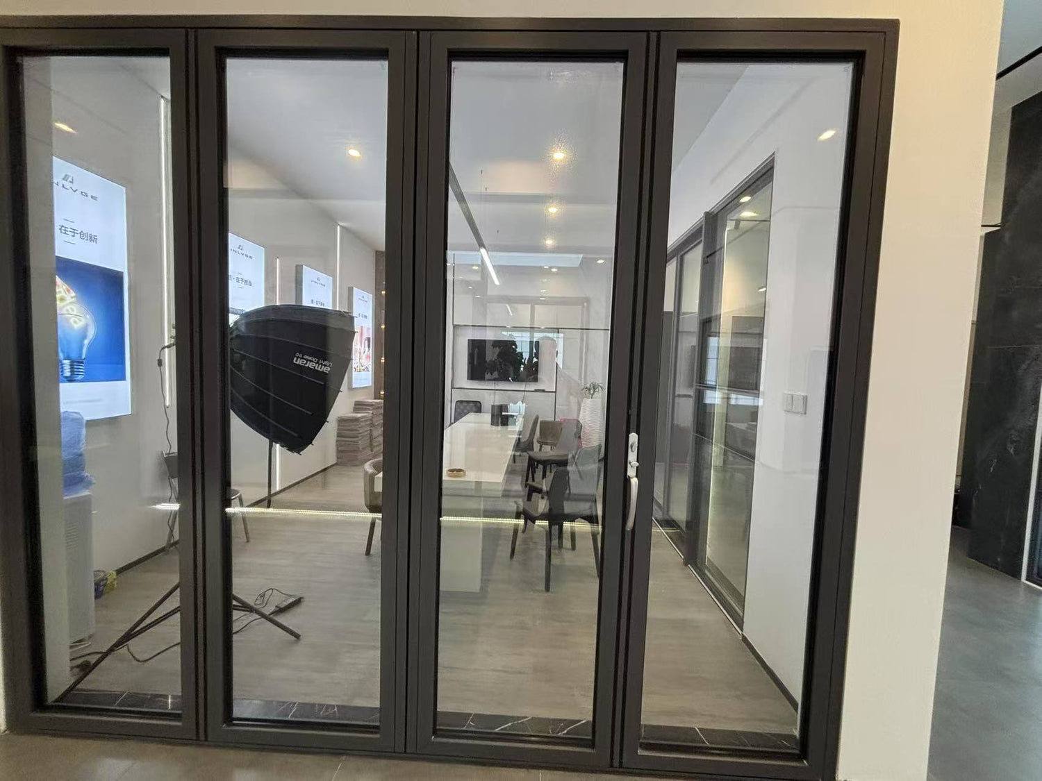 folding door