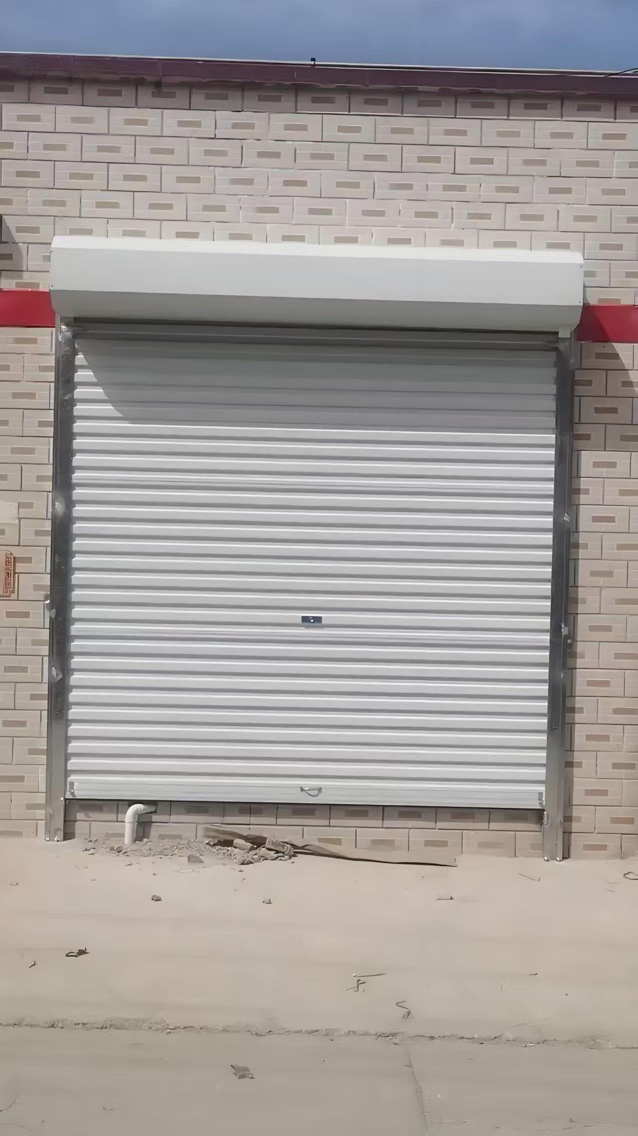 Rolling shutter door