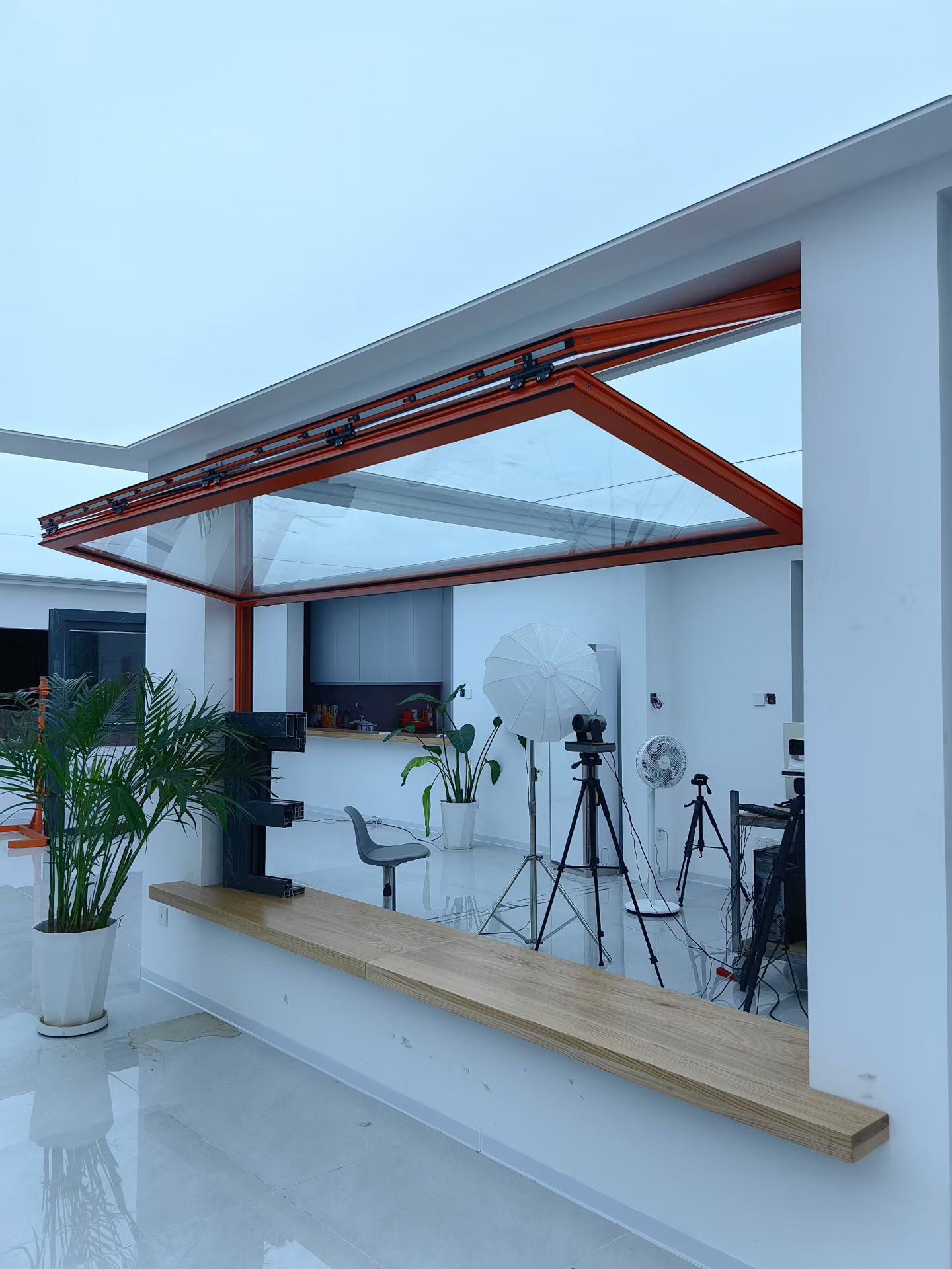Manual folding window