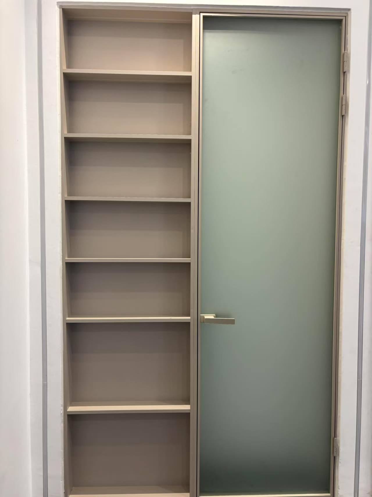 Door cabinet